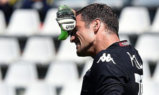 [德甲]门将扑救脱手 奥尔班门前补射破门