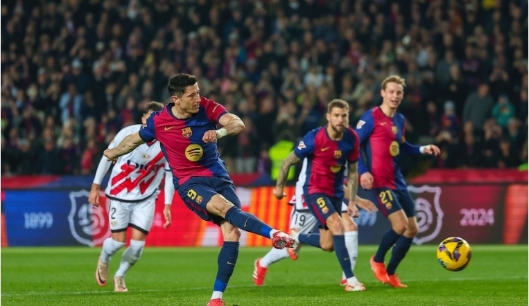 火箭三人20+结束三连败！小贾末节10分连中关键球 KD一扫沮丧情绪