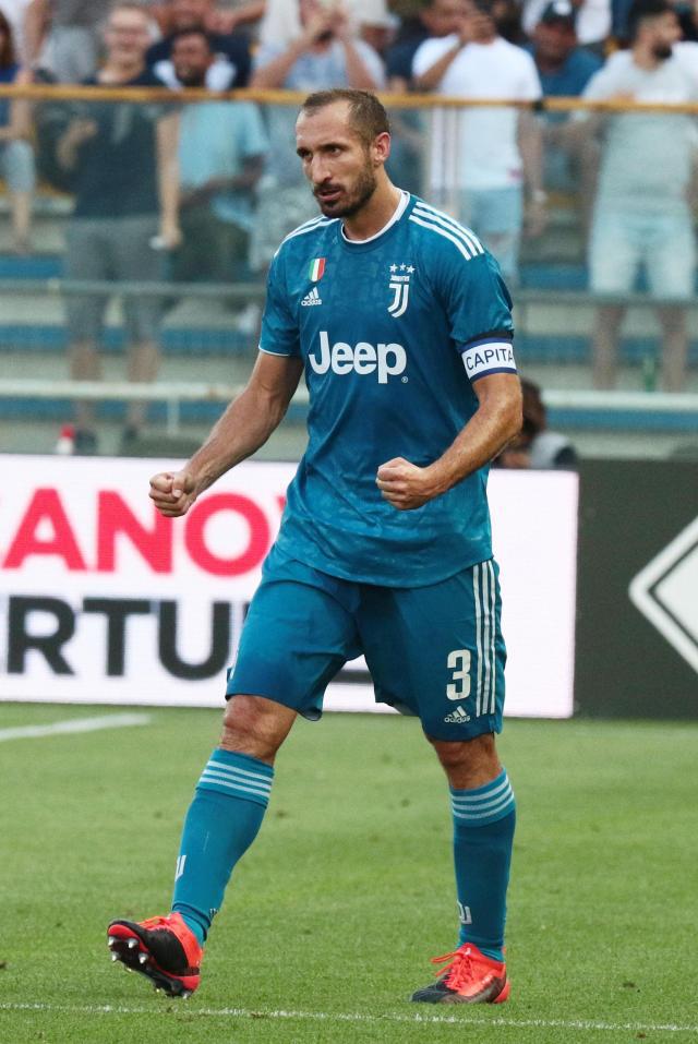 老詹26+10东契奇24分&6犯 字母21分雄鹿送湖人两连败