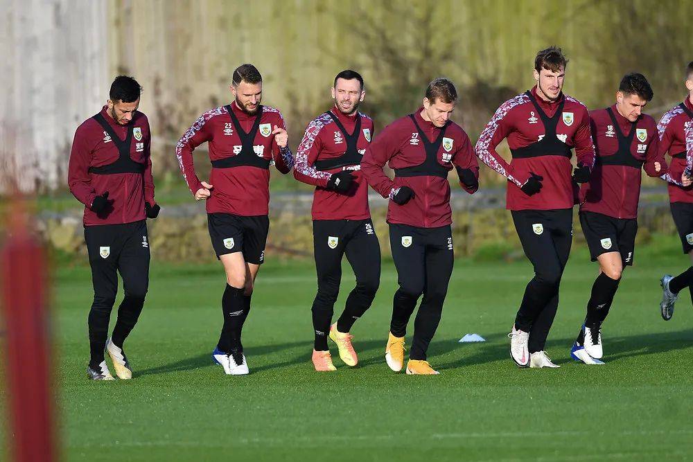 NBA球队战绩深度解析 强弱分化趋势逐渐显现