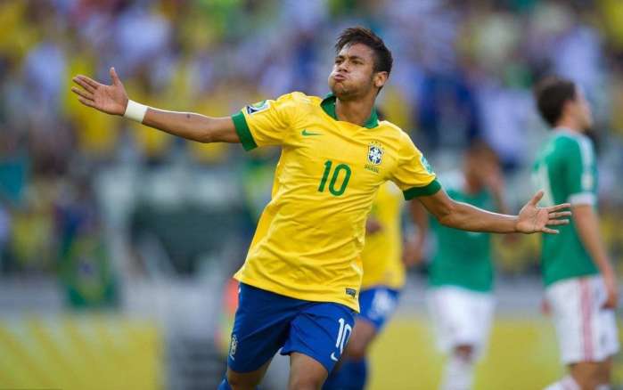 雄鹿队盯上安东尼·戴维斯？交易传闻引发联盟关注